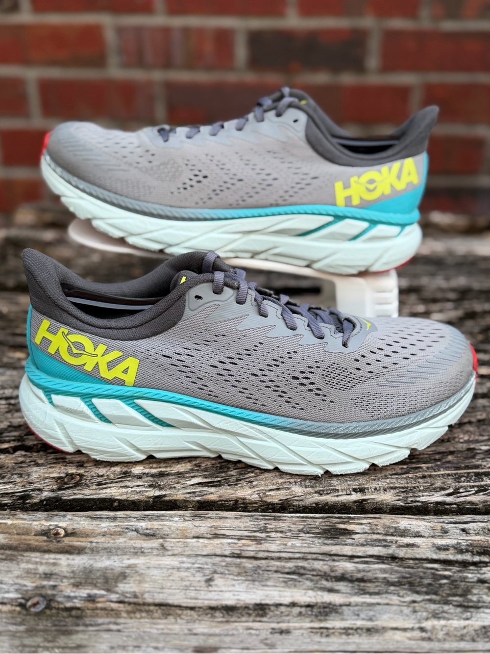 HOKA ONE ONE Clifton 7 Men's Sz 9 Gray/Aqua Road Running Multi Mesh Sneakers X3